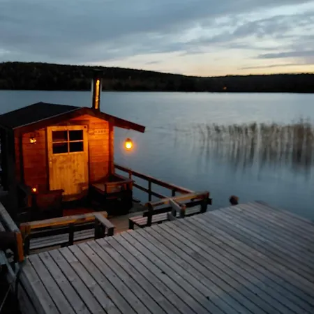 Lakeside Pilke *